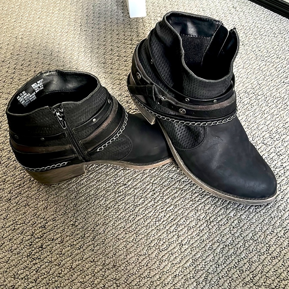 Womens boots with straps